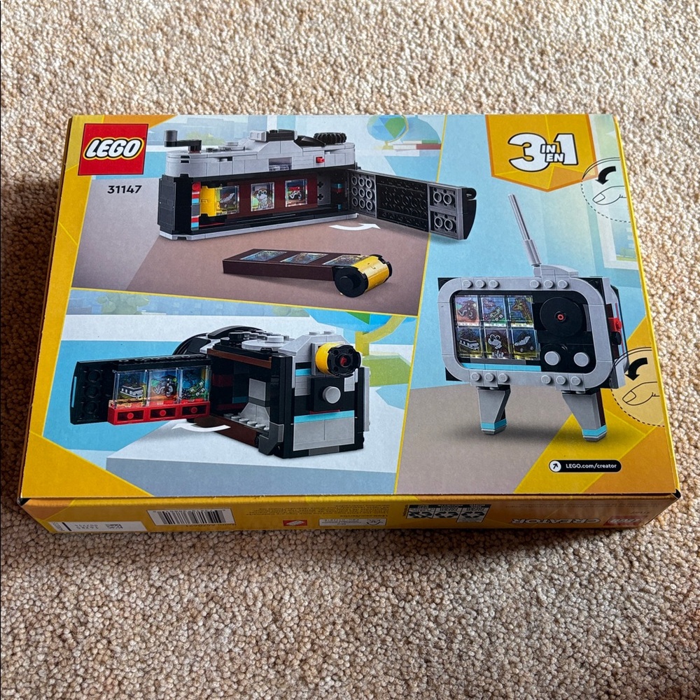 Lego Creator Retro Camera Set - Black, White & Yellow Accent - Picture 2 of 2